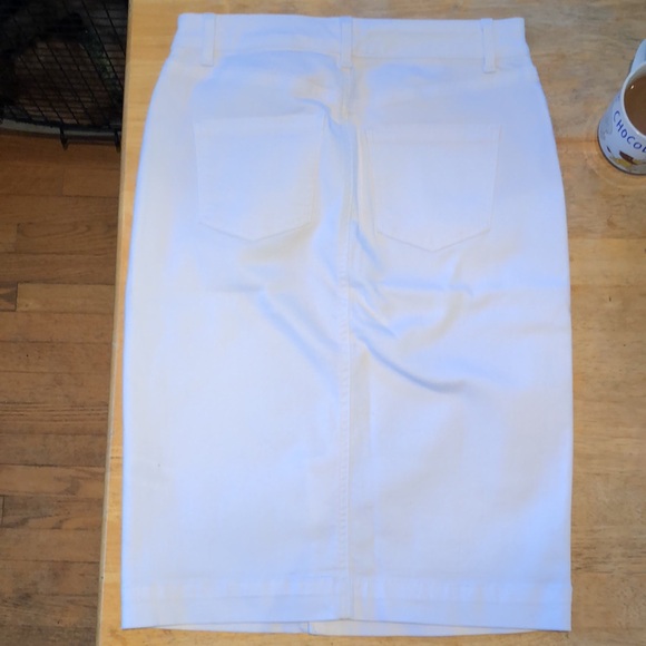 Talbots NWT white denim pencil skirt - Picture 6 of 7